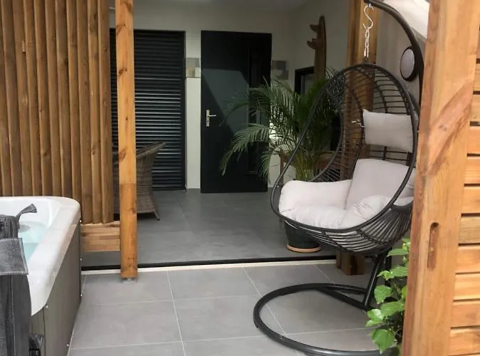 Апартаменты Le Jardin D Eden Фронтиньян