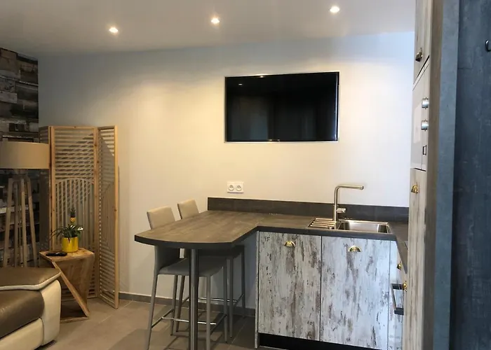 Апартаменты Le Jardin D Eden Фронтиньян